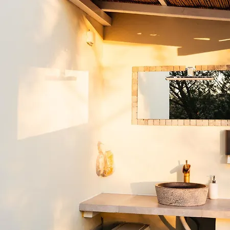 Bed & Breakfast Quinta Da Luz - A Luxury Boutique